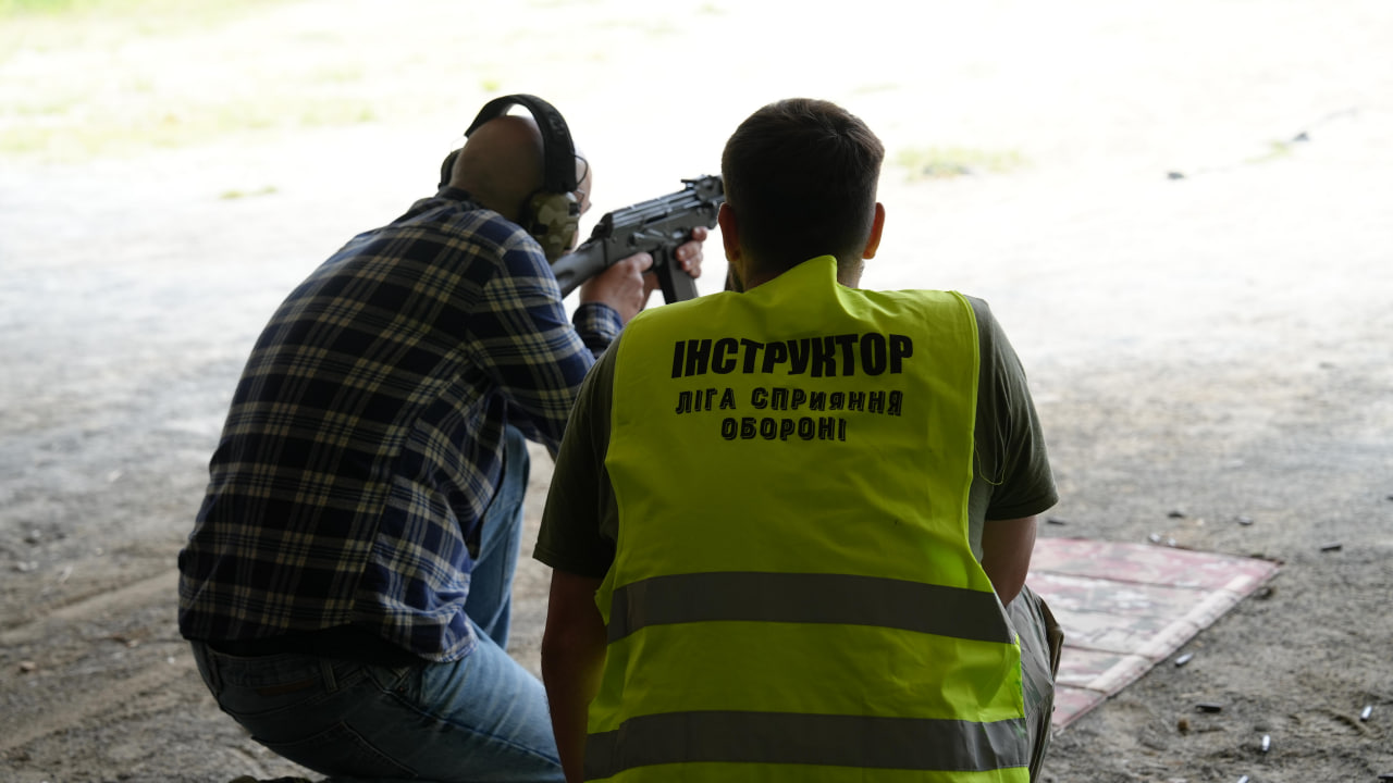 Такмед, стрільба, БПЛА та самозахист: на Житомирщині проводять підготовку цивільних до національного спротиву